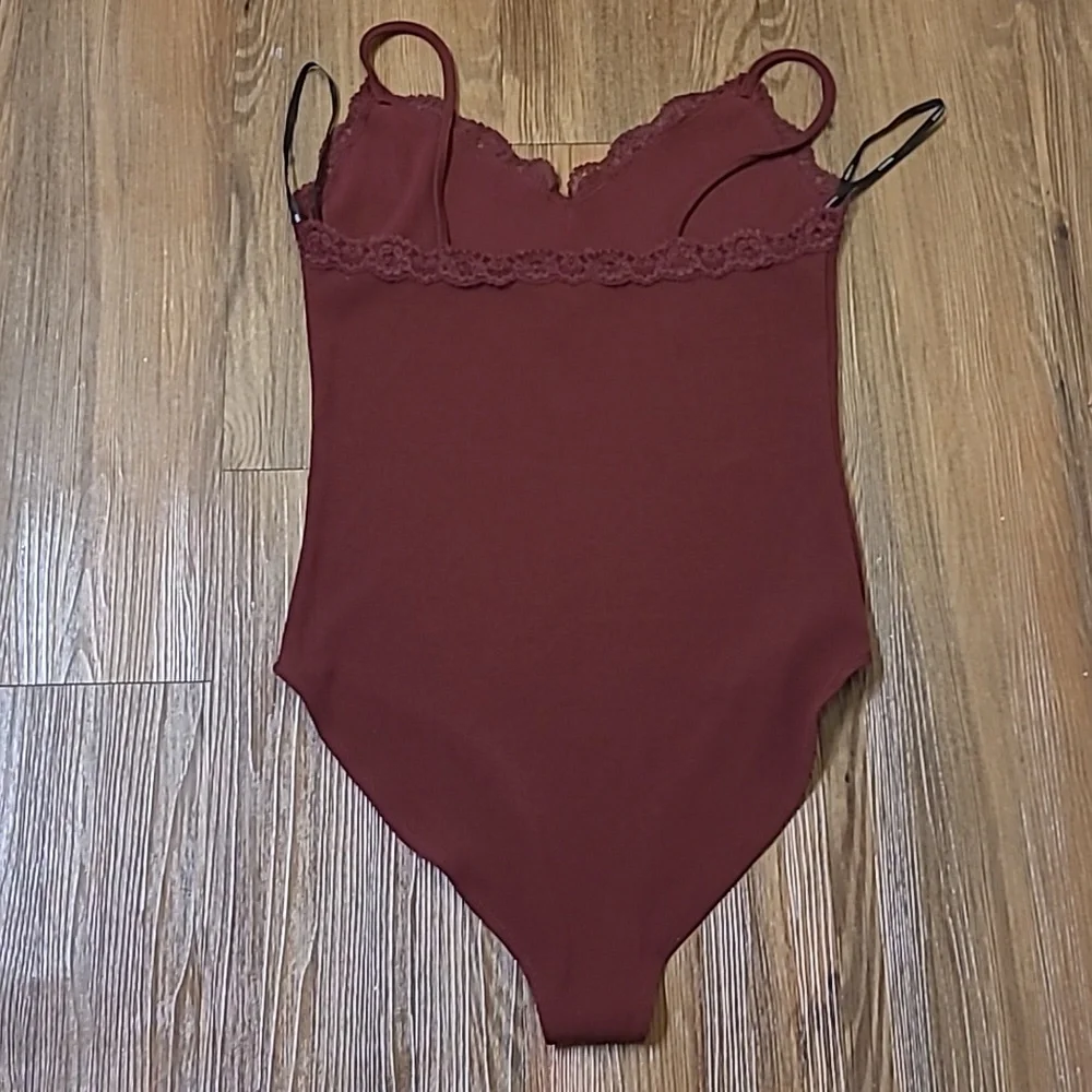 Forever 21 Burgundy Lace Trim Chemise used good condition.‎